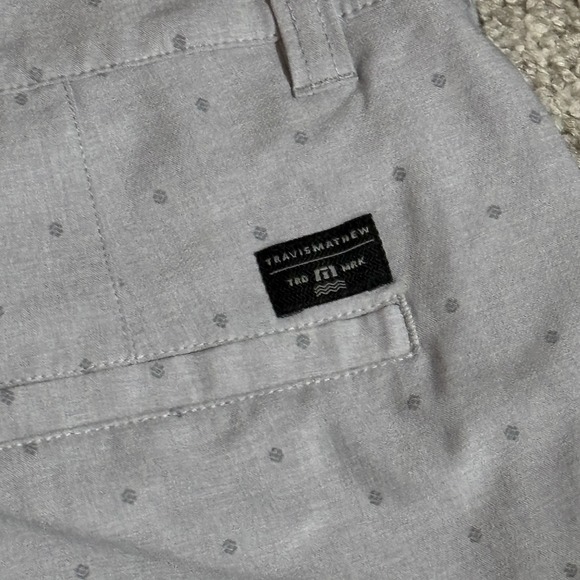 Travis Mathew Golf Shorts size 36 grey barnacle 1MW201 Geometric Performance - Picture 7 of 10